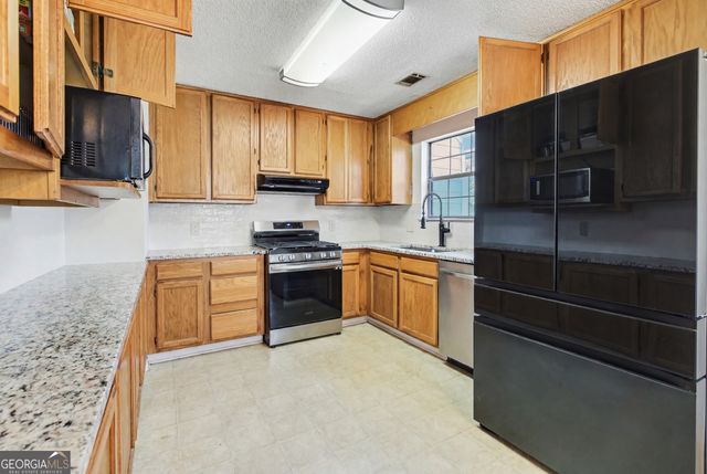 73 Woodland Trace, Stockbridge, GA 30281