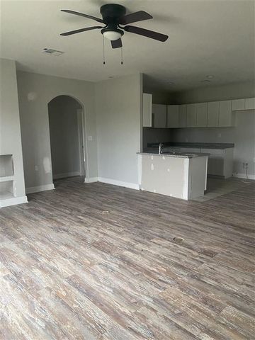 7480 Palomino Dr, Iowa, LA 70647