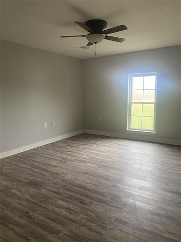 7480 Palomino Dr, Iowa, LA 70647