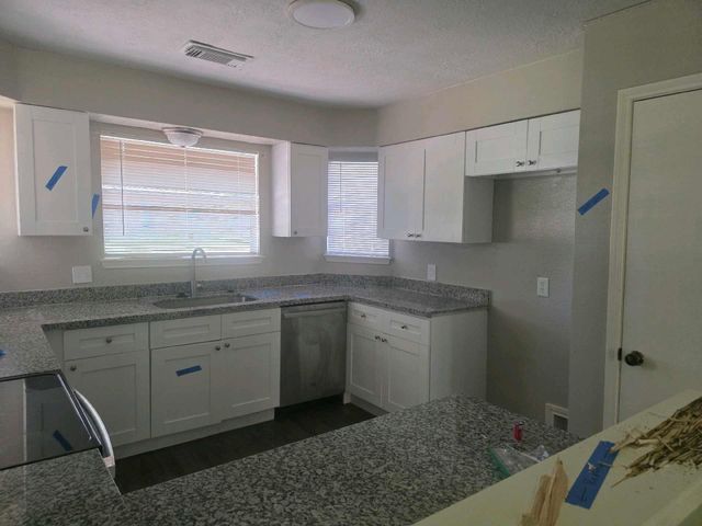 5006 Timber Ridge Street, Baytown, TX 77521