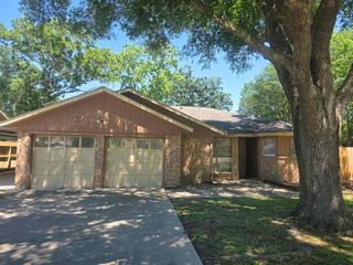 5006 Timber Ridge Street, Baytown, TX 77521
