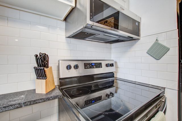 65 Vanderhorst Street Apt B, Charleston, SC 29403