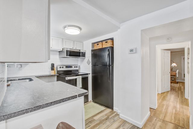 65 Vanderhorst Street Apt B, Charleston, SC 29403