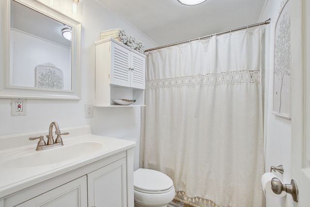65 Vanderhorst Street Apt B, Charleston, SC 29403