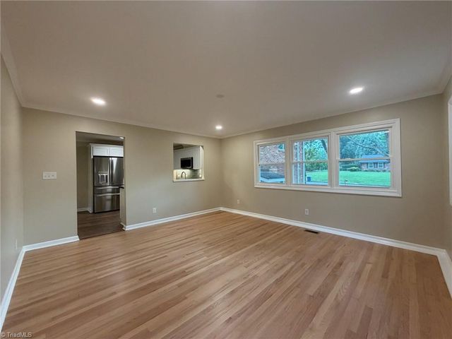 2701 Tudor Road, Winston-salem, NC 27106