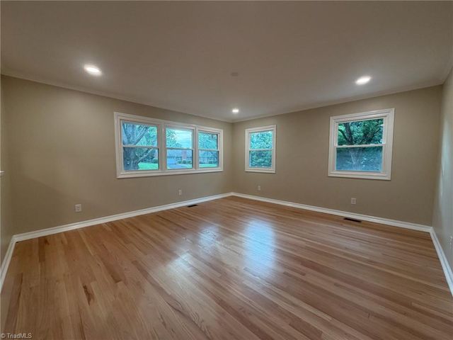 2701 Tudor Road, Winston-salem, NC 27106