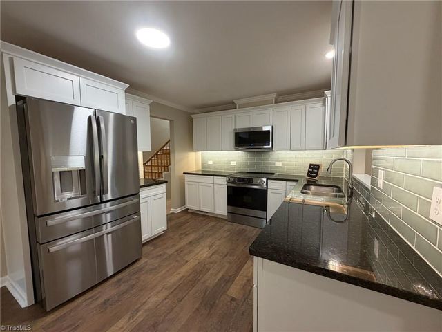 2701 Tudor Road, Winston-salem, NC 27106