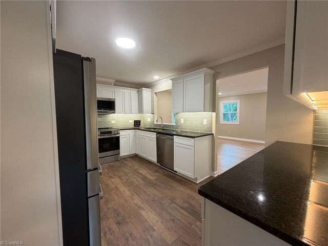 2701 Tudor Road, Winston-salem, NC 27106
