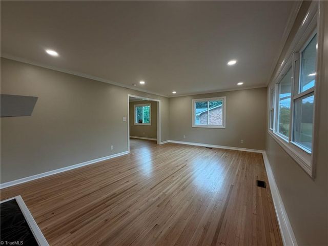 2701 Tudor Road, Winston-salem, NC 27106