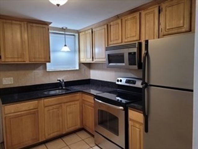 623 Cummins Hwy B, Boston, MA 02136