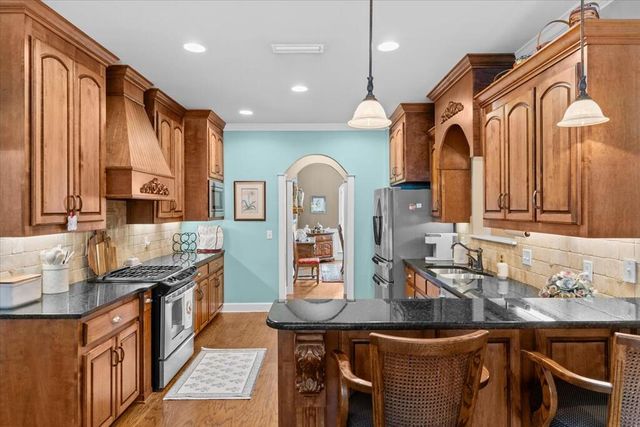624 Prestwick Dr, Dothan, AL 36305