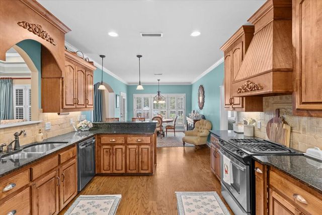 624 Prestwick Dr, Dothan, AL 36305