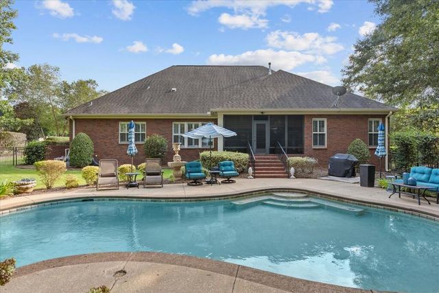 624 Prestwick Dr, Dothan, AL 36305