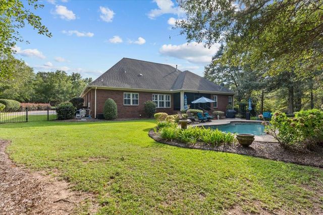 624 Prestwick Dr, Dothan, AL 36305