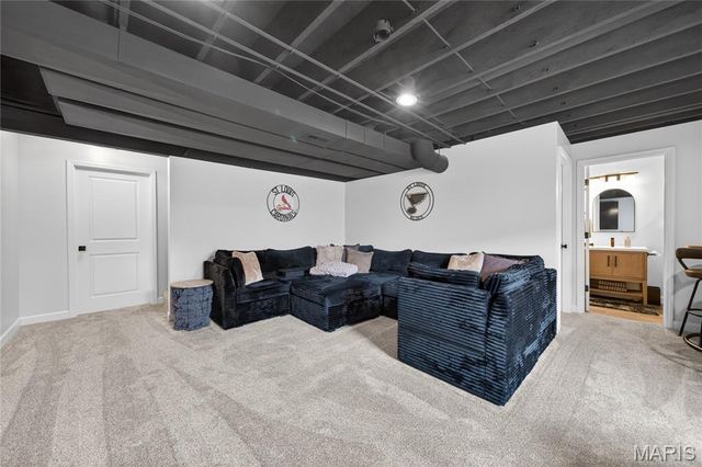 9038 Camino Trail, St Charles, MO 63304