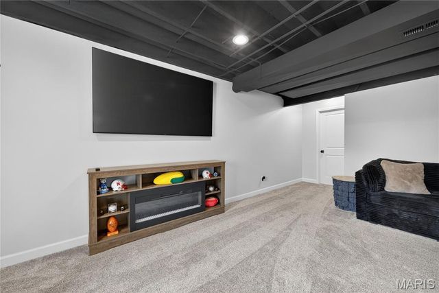 9038 Camino Trail, St Charles, MO 63304