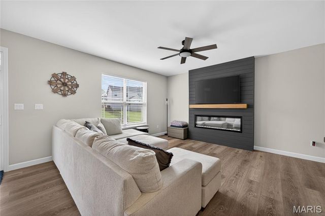 9038 Camino Trail, St Charles, MO 63304