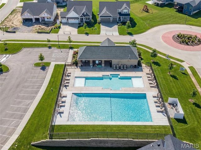 9038 Camino Trail, St Charles, MO 63304
