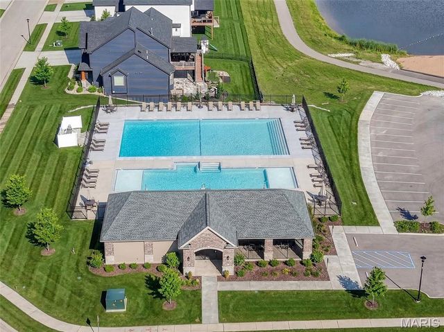 9038 Camino Trail, St Charles, MO 63304