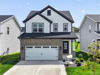 9038 Camino Trail, St Charles, MO 63304