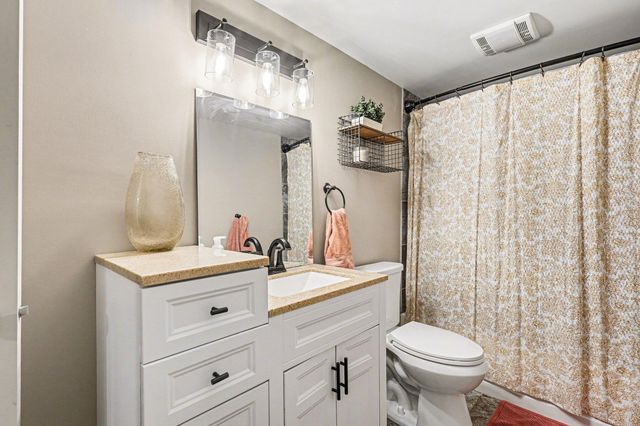 2579 136th Avenue, Dorr, MI 49323