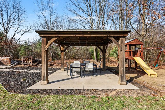 2579 136th Avenue, Dorr, MI 49323