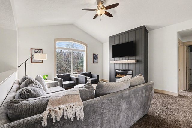 2579 136th Avenue, Dorr, MI 49323