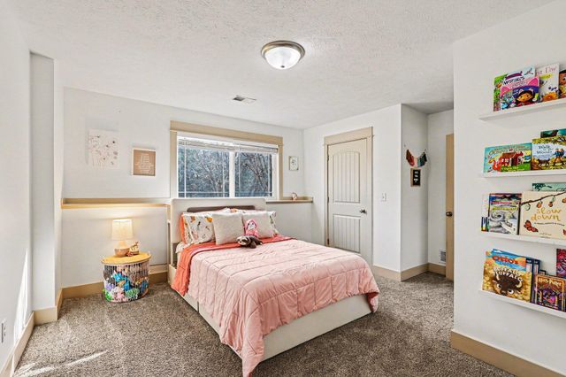 2579 136th Avenue, Dorr, MI 49323