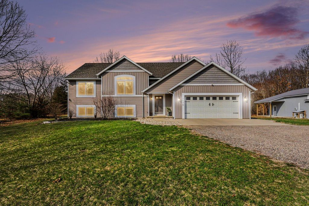 2579 136th Avenue, Dorr, MI 49323