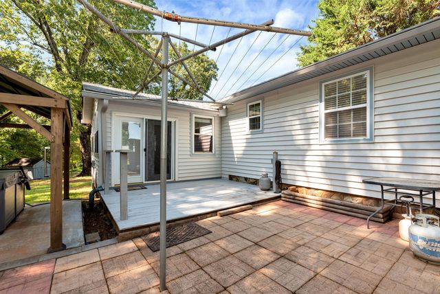 303 Jennys Cove Road, Cleveland, GA 30528