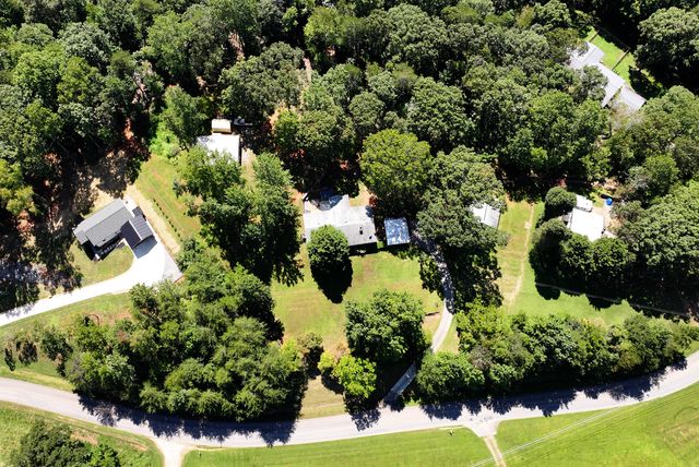 303 Jennys Cove Road, Cleveland, GA 30528