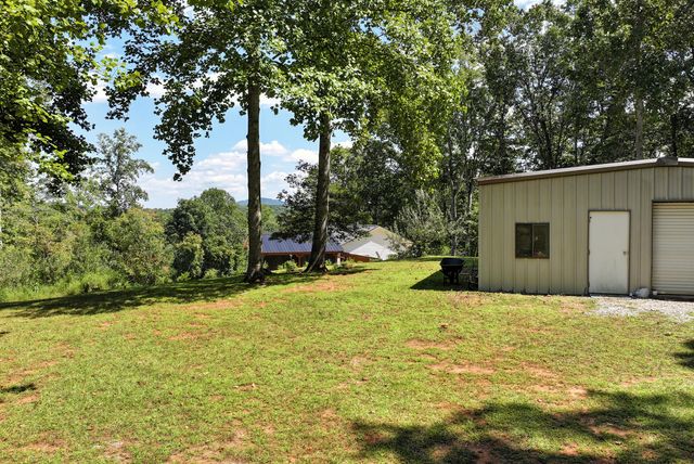 303 Jennys Cove Road, Cleveland, GA 30528