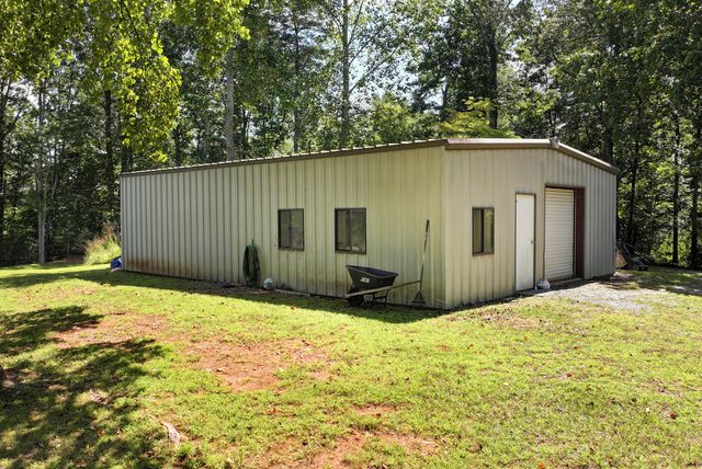 303 Jennys Cove Road, Cleveland, GA 30528