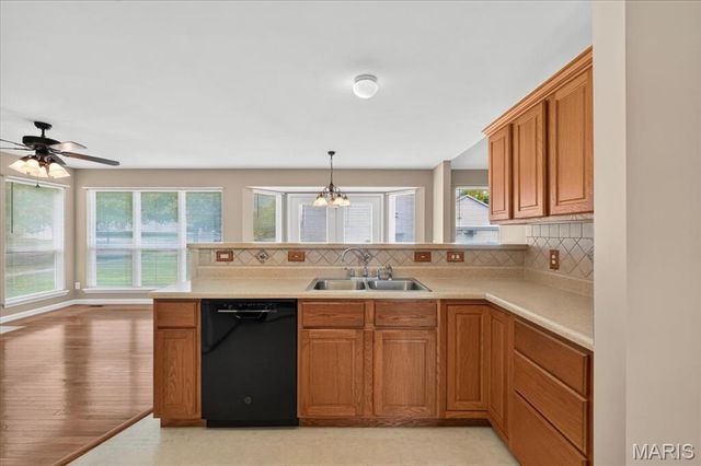 11 Swift Creek Court, St Peters, MO 63376