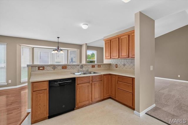 11 Swift Creek Court, St Peters, MO 63376