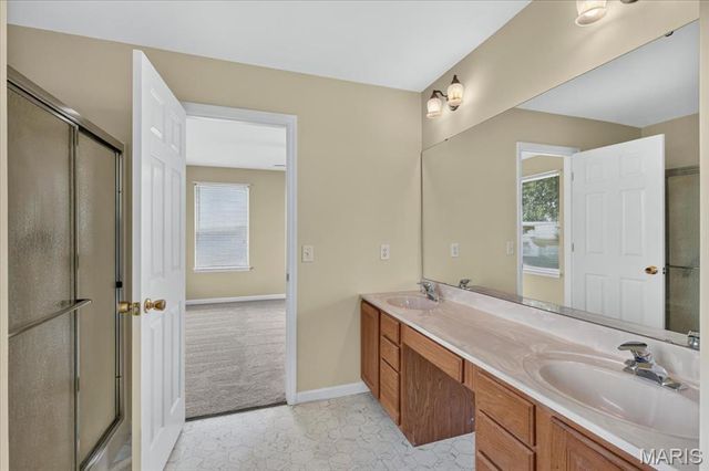 11 Swift Creek Court, St Peters, MO 63376