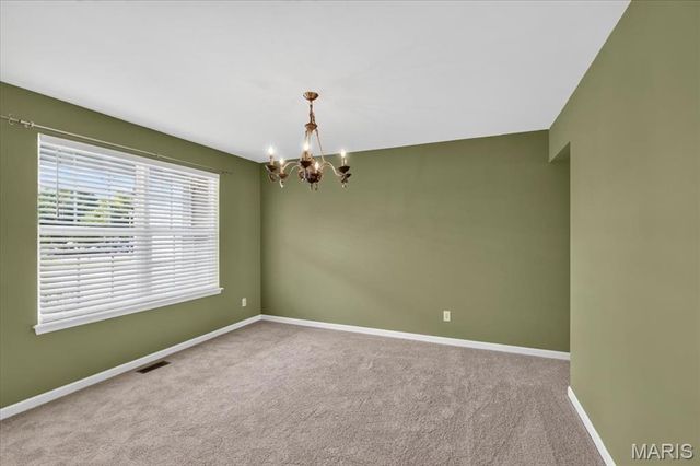 11 Swift Creek Court, St Peters, MO 63376