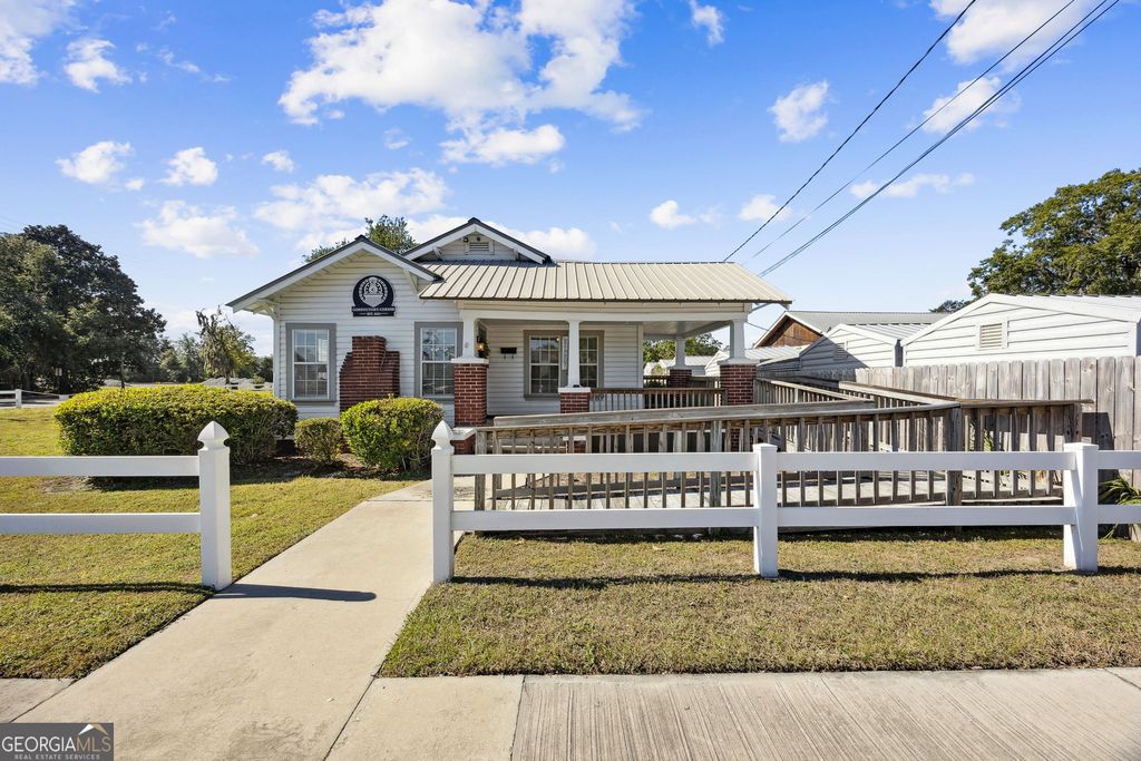 383 1st Street, Folkston, GA 31537