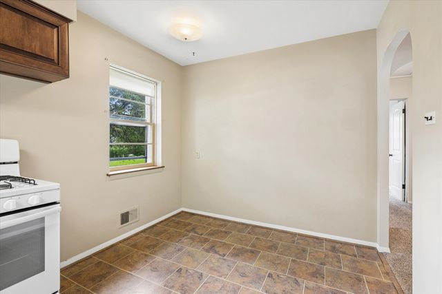 805 N Mitchell Avenue, Arlington Heights, IL 60004