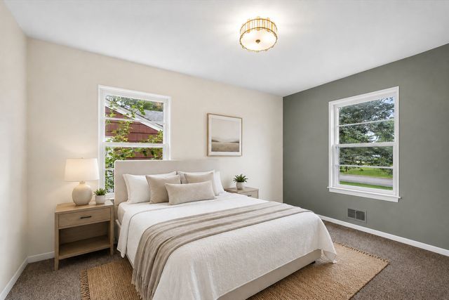 805 N Mitchell Avenue, Arlington Heights, IL 60004