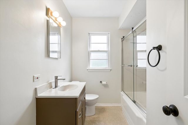 805 N Mitchell Avenue, Arlington Heights, IL 60004