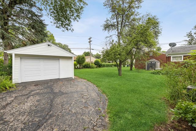 805 N Mitchell Avenue, Arlington Heights, IL 60004