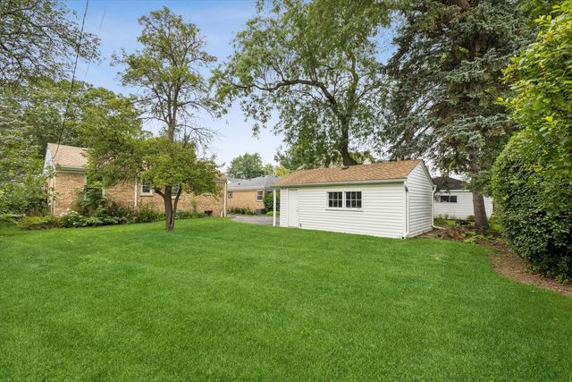 805 N Mitchell Avenue, Arlington Heights, IL 60004