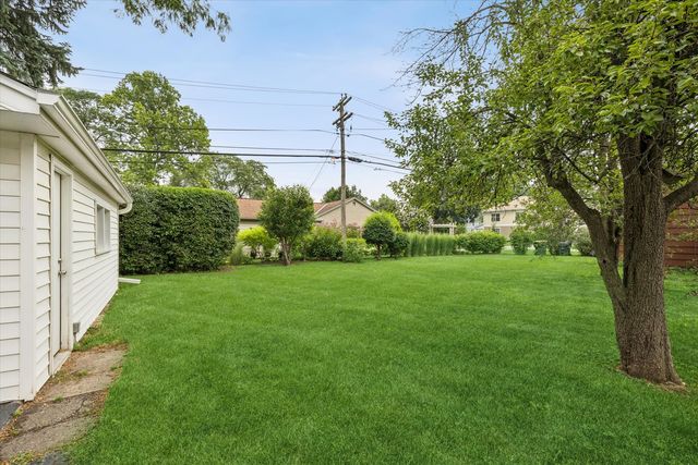 805 N Mitchell Avenue, Arlington Heights, IL 60004