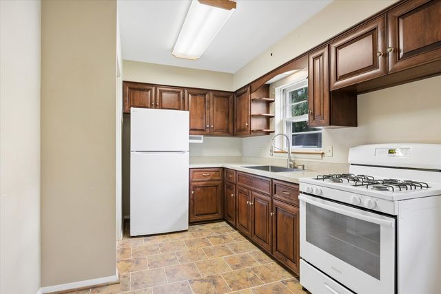 805 N Mitchell Avenue, Arlington Heights, IL 60004