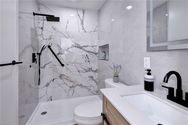 131 Ruston DR, Newport News, VA 23602