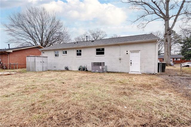 131 Ruston DR, Newport News, VA 23602