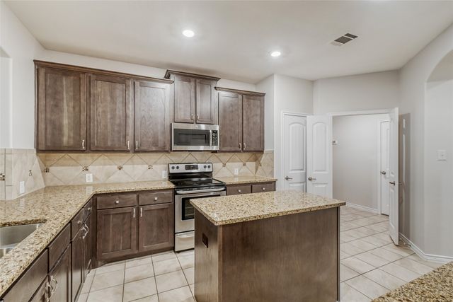 3133 Sunny Hill Way, Royse City, TX 75189