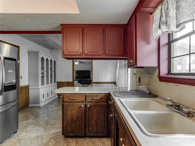 32 Corona Drive, Oklahoma City, OK 73149