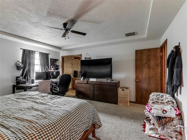 32 Corona Drive, Oklahoma City, OK 73149